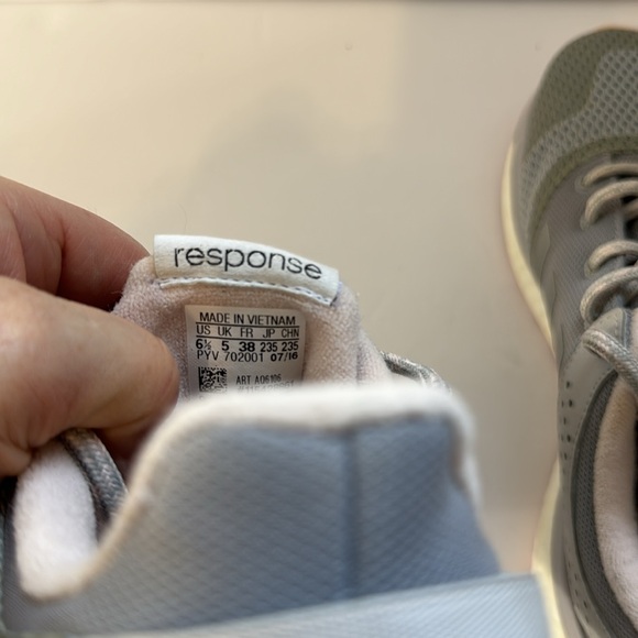Adidas Response   running shoes size 6.5 - Picture 4 of 10